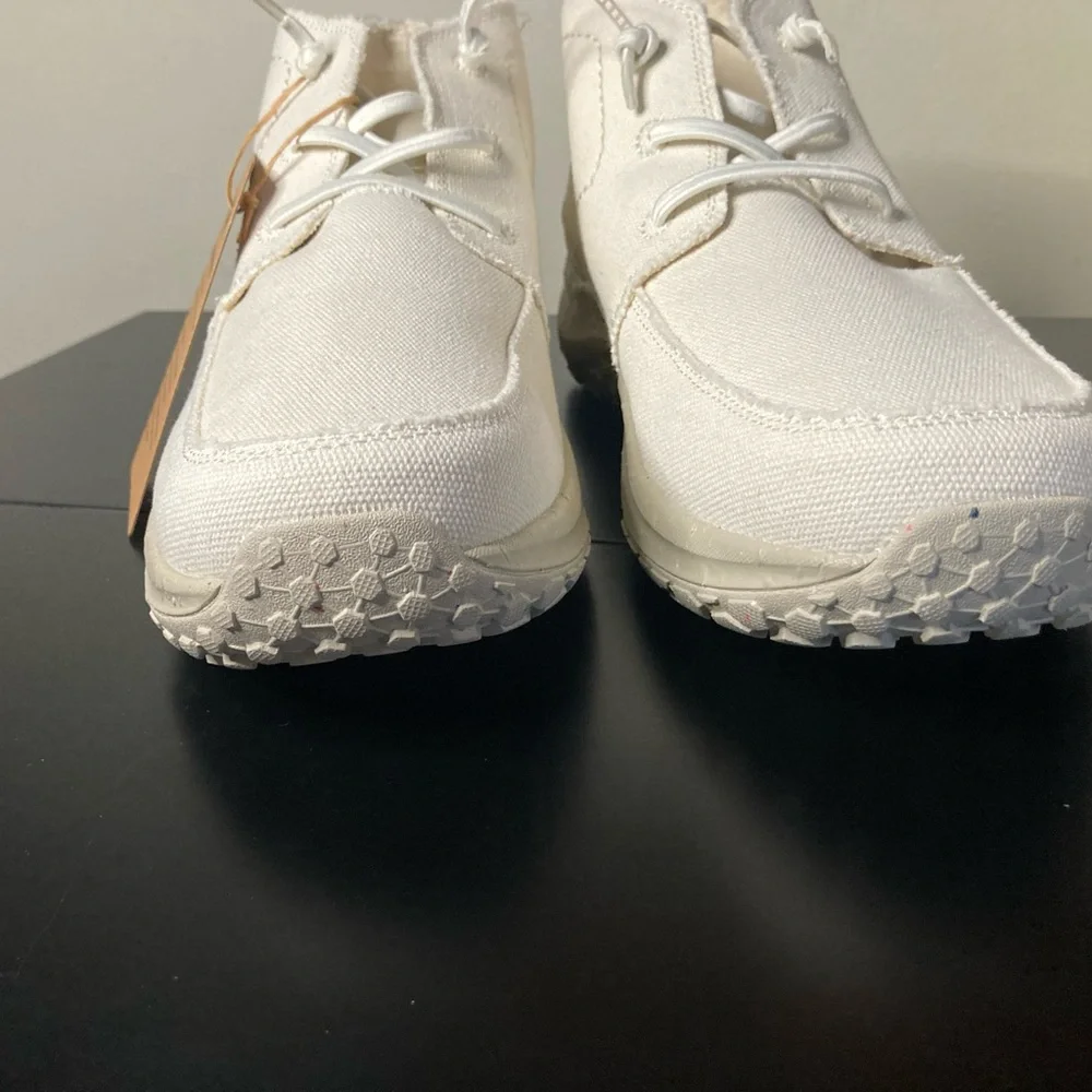 HOLO Athena Chukka Boots Off-White Canvas NWT Women’s US 12 EU 44